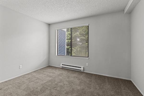 $1,833 / 2br - 840ft2 - Basketball Court, Internet Access: High-Speed, Storage (Renton)63688532026497121