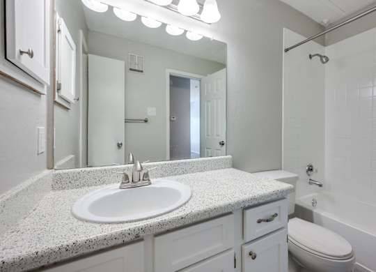 $1,075 / 1br - 674ft2 - 1 BD, Cable Ready, Gazebo sundeck (1400 Esters Rd, Irving, TX)63796350822401122