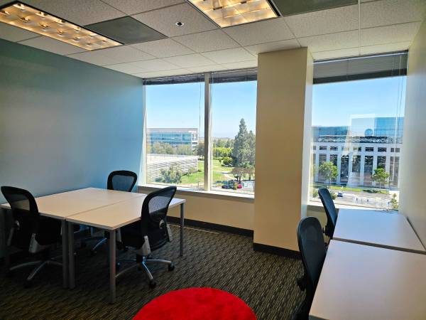 $330 50% De descuento Oficina privada para equipo Ventana #6028!! Sala de conferencias incluida! (redwood city)63826175707393122