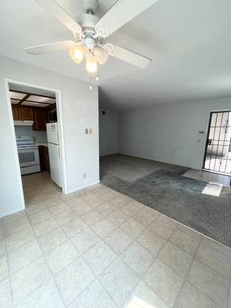 $2,975 / 2br - 800ft2 - 3 BLOCKS TO MISSION BAY! 2BD/1BA APARTMENT W/ GARAGE IN PACIFIC BEACH! (3989 Lamont Street #1)63663753077249123