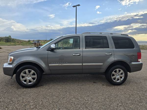 2009 Chrysler Aspen Limited V8 AWD Asientos 8 107K Millas! ¡Excelente Estado! - $7,500 (Greeley)63619639692161124