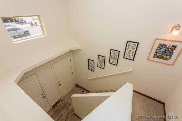 $1875.00 / 3br - 2130ft2 - Lovely 3 bed/3 bath home in desirable Saddle Ridge64018614339842122