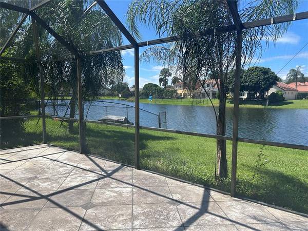 $3,700 / 3br - UPDATED SINGLE FAMILY HOME WITH WATER VIEWS.. (DAVIE)64002012603906122