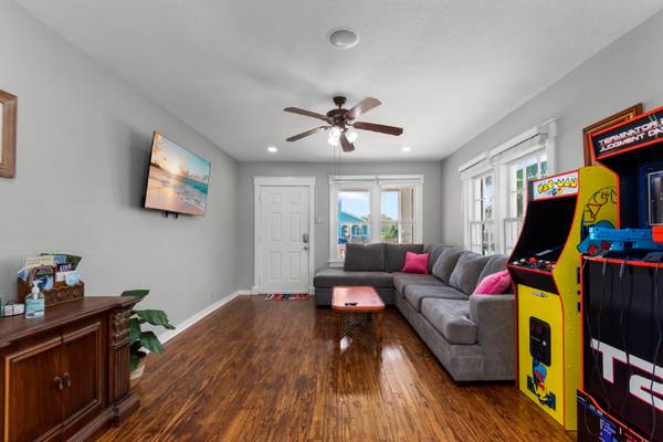 $1800.00 / 2br - 1070ft2 - The Hideout63879462004353123