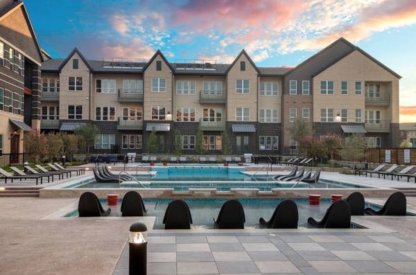 $1,999 / 2br - A New Upscale Apt in Frisco with 6 WEEKS FREE! (Frisco/Plano/McKinney)63936220423683121