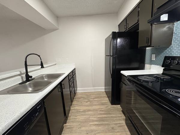 $1,025 / 1br - 629ft2 - A Higher Quality of Living. (Austin)63979117756035122