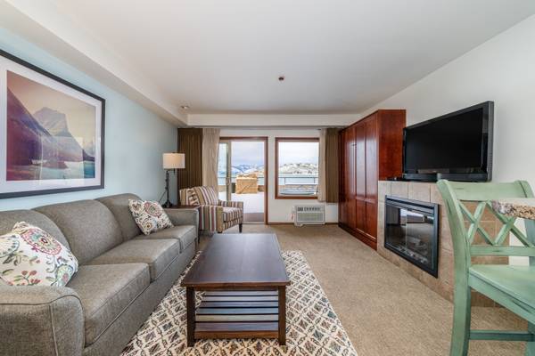 $1,100 / 1br - 501ft2 - Grandview on the Lake #512 - Available Now thru April63828063705473120