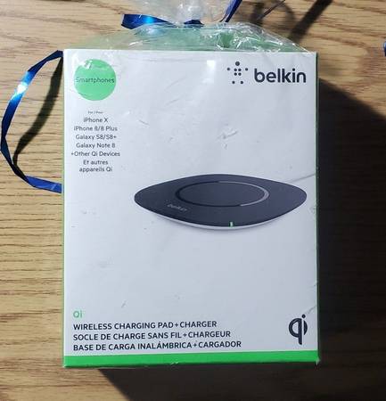 New And Never Used Belkin Cell Phone Wireless Charging Pad +Charger 1