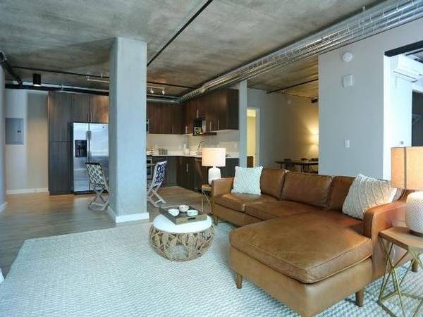 $1,848 / 1br - 426ft2 - Exposed Ceilings, 24-hour Valet Parking, Custom Cabinetry (Steps Away From The Pike Place Market & All Seattle Gem)63850637703555123