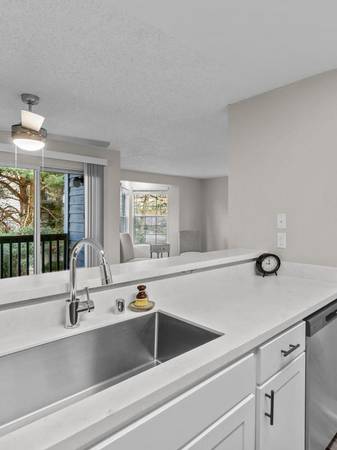 $2,261 / 3br - 1141ft2 - Armarios Empotrados, Lavadora/Secadora, Piscina (4415 5th Street Renton, WA 98059)63850640420225122