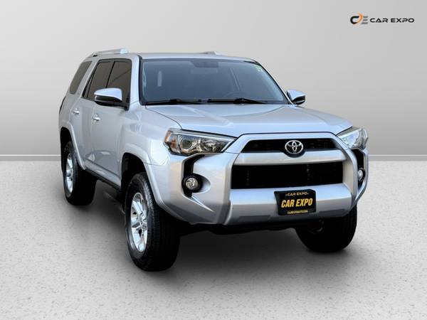 2017 Toyota 4Runner SR5 Utilitario deportivo 4D SUV Plata metálica clásica - $24,998 (LLAME AL 510-455-2586 PARA DISPONIBILIDAD)63613186457985122