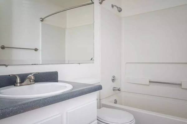 $1,696 / 2br - 928ft2 - We have the perfect 2 bed 2 bath for you and your pets! Tour today! (Hillsboro)63914855934979122