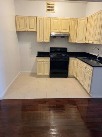 $3,400 / 4br - 1250ft2 - Woodhaven Four  Bedrooms Two Baths (Woodhaven)64033632839297124