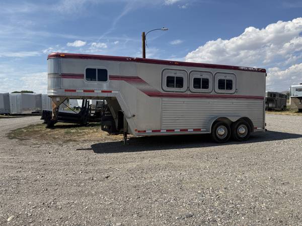 1996 7X15 FEATHERLITE 3 HORSE 1