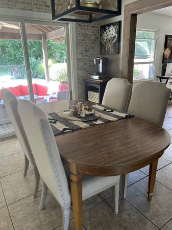 table and chairs 1