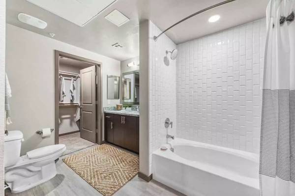 $1,583 / 1br - 762ft2 - Need a cozy 1 bed / 1 bath we’re giving you 8 WEEKS FREE RENT (Phoenix)64024822916738121