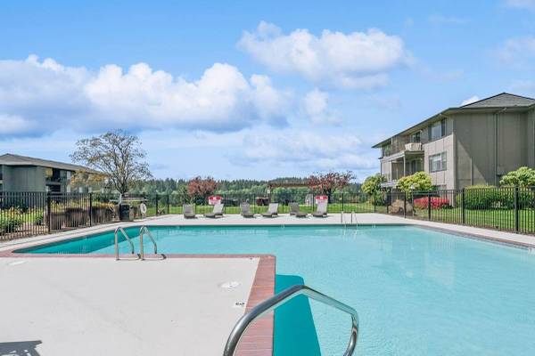 $1,810 / 2br - 827ft2 - Yoga Room, Assigned Parking, Large Deck with Storage (12601 SE River Rd, Milwaukie, OR)63831397594243122