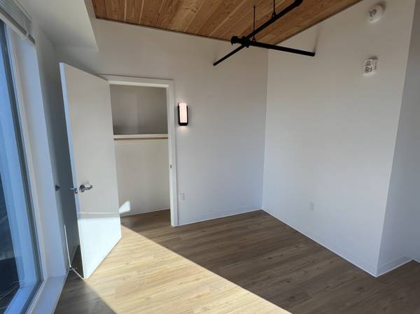 $1,294 / 1hab - 448ft2 - Acceso seguro, bañera/ducha, acceso a Internet (540 NE 99th Ave, Portland, OR)63914741132802121