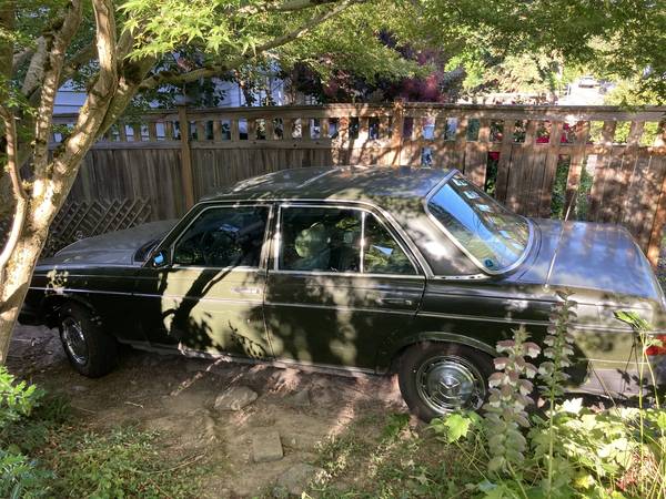 Mercedes-Benz 240D (1980) - $3,500 (Seattle)63498649599491124