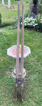 True Temper wood handle post hole digger 1