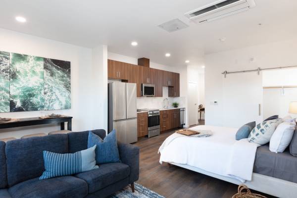 2 BD, LED Lighting, in Millbrae CA 1