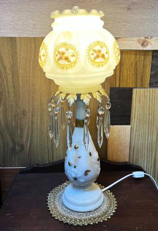Milk Glass Boudoir Mantle Table Lamp. 1
