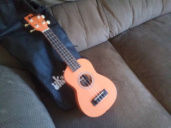 Ukulele 1