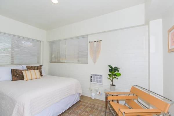 Renovated 1bd/1bth Parking available 1