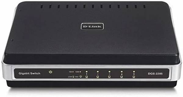 Like new D-Link DGS-2205 5-Port 10/100/1000 Desktop Switch 1