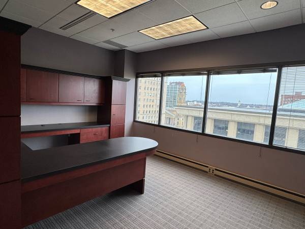 $175 / 150ft2 - Individual office for lease at Canton OH! (Canton)63621919075075121