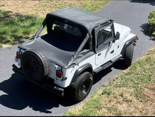 Jeep Wrangler 4x4 de 1991 - $9,00063442903878915123