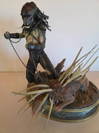 Sideshow Collectibles - Predator The Tracker Maquette - 210/250 1