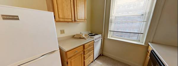 $2,400 Fenway Studio – Parking Option, Shared Laundry – $2,40063996833882498122