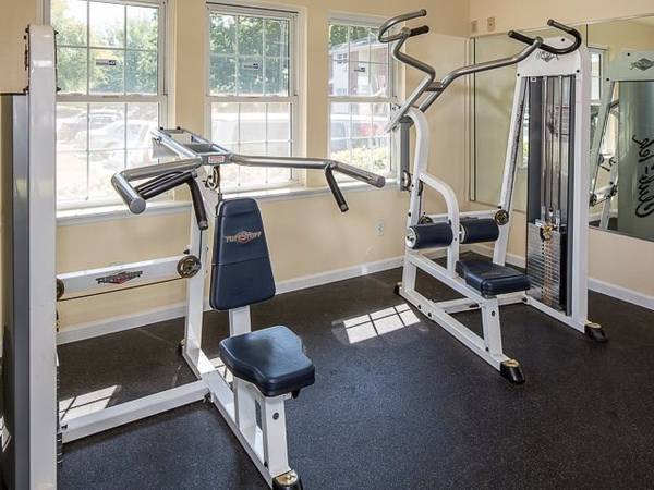 $1,140 / 1br - 741ft2 - Happiness awaits you! 1 bed, 1 bath, 741 sqft! (Raleigh - Triangle Town Center)63685980009731121