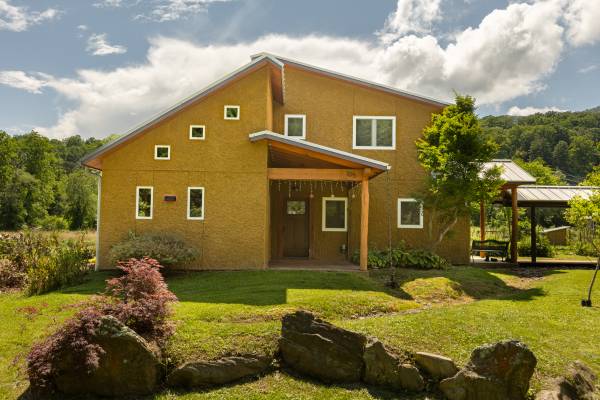 $2,800 / 3br - 2247ft2 - Custom, green home for rent (Canton)64029375965442121