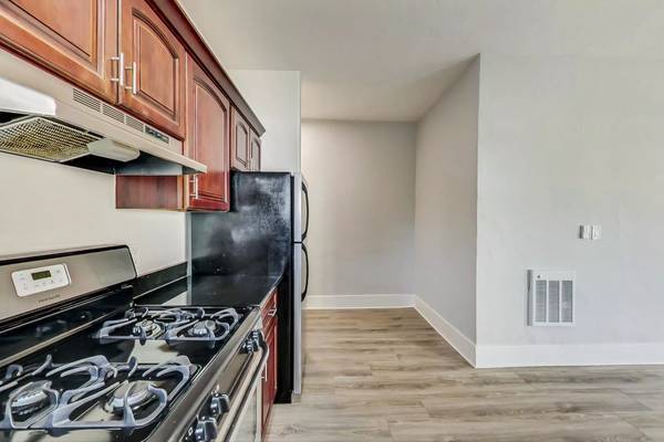 $1,695 / 500ft2 - Dive into Oakland's vibe! Perfect Studio location. (Oakland)63908866130946123