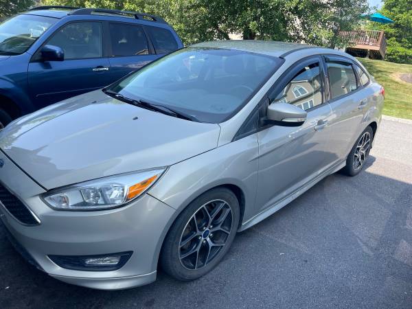 2016 FORD FOCUS SE. 109K millas. Tracción delantera. 4 cilindros. Limpio. Excelente estado - $4,200 (Yonkers)63470619581057124