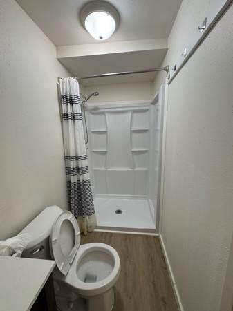 $1,000 / 270ft2 - Affordable studio for Rent (Shoreline)63659566861441124