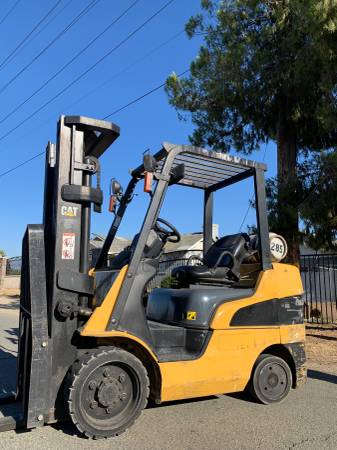Carretilla elevadora Caterpillar de 6000 libras - $7,500 (Ontario)63471472128899124
