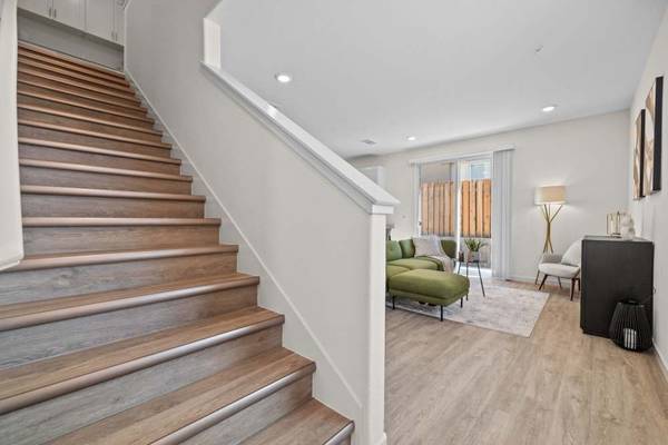 $2,349 / 1br - 1027ft2 - Washer/Dryer Included, Smart Home Integration, Playground (6122 Plaza Loop, Rocklin, CA)64044027252609121