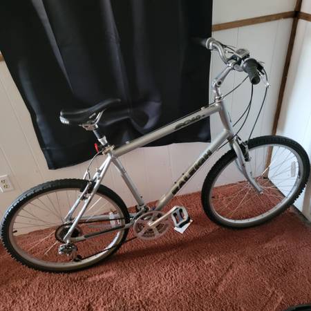 '99 Raleigh SC40 24 spd 21 In. Aluminum Frame USA Made Hybrid Like New 1