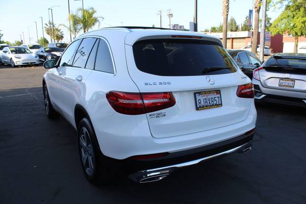 2019 Mercedes-Benz GLC 300 4MATIC SUV blanca polar - $18.993 (LLAME AL 510-256-3597 PARA VER DISPONIBILIDAD)63438840219521124