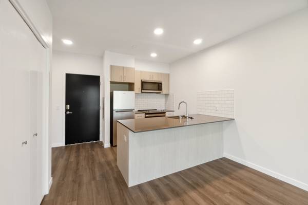$2,775 / 2br - 739ft2 - Capitol Hill 2-Bed, 2-Bath | In-Unit Laundry, Rooftop & Pet-Friendly (Seattle)63850642103553121