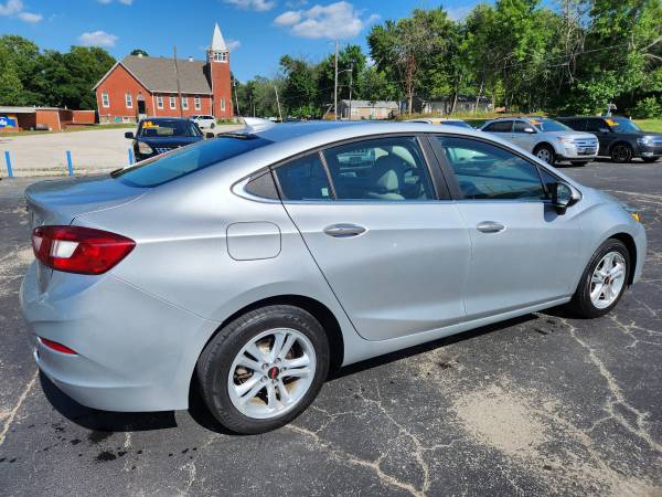 2018 Chevy Cruze LT !! - $13,950 (102 e. Nichols Spring Hill ks)63621970256643123