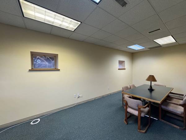$1,450 / 600ft2 - Renovated Two Office Suite (Acton)63856338421249122