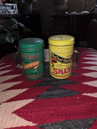 Retro salt & pepper 1