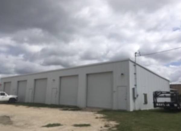 $700 / 800ft2 - Warehouse Bays - For Lease - 800 SF (Robstown)64036542335107121