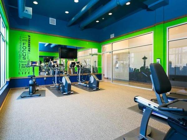 $1,798 / 1 hab. - 429 pies² - - ¡A una cuadra de Junction en el hermoso West Seattle + vistas! (West Seattle Alaska Junction)63688462555651122
