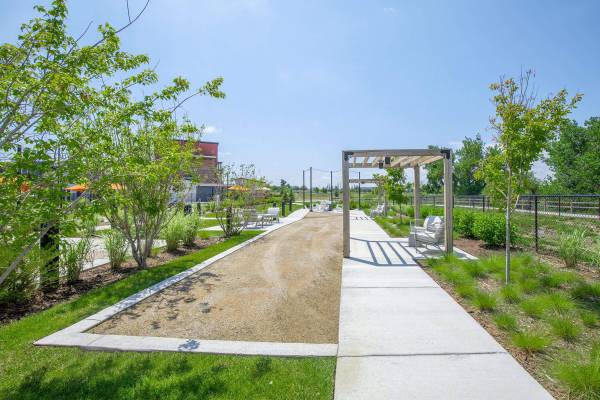 $2,687 / 2br - 1324ft2 - Vida urbana con estilo cerca de senderos verdes y huertos comunitarios 🌿 (9425 Twenty Mile Rd, Parker, CO)63771721612801121