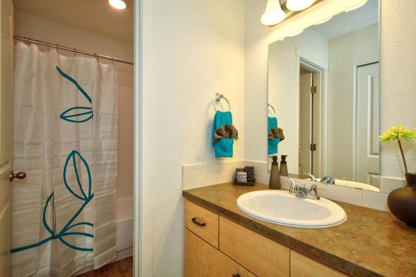 $1,099 / 1br - 500ft2 - 🏠 Modern Living, Classic Comfort, & Free Rent! Apply NOW ! 💥 (2600 T St, Vancouver, WA)63820739152259124